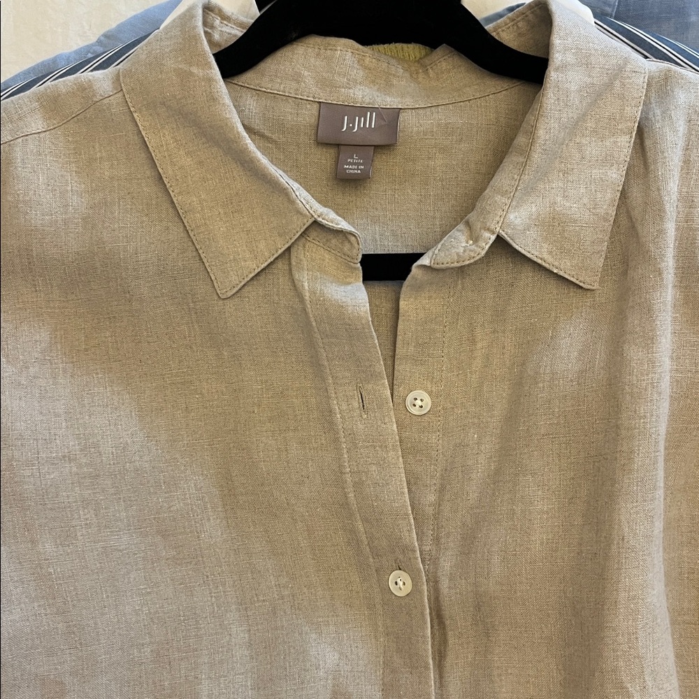 Linen button down - Picture 2 of 2